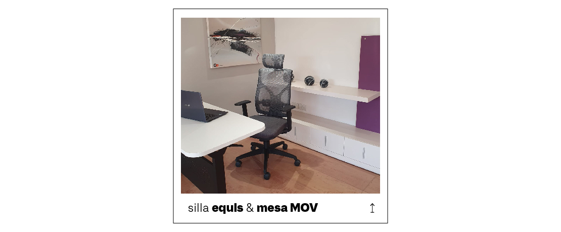 Espacio de estudio ambientado con la mesa MOV y la silla ergonómica equis